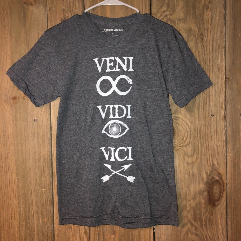 Short sleeve tee